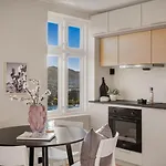 Panorama - View In L *