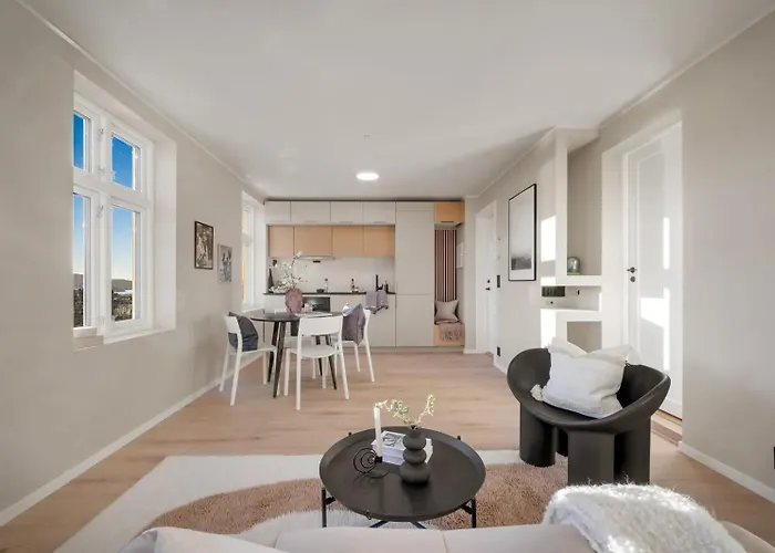 Panorama - View In L *